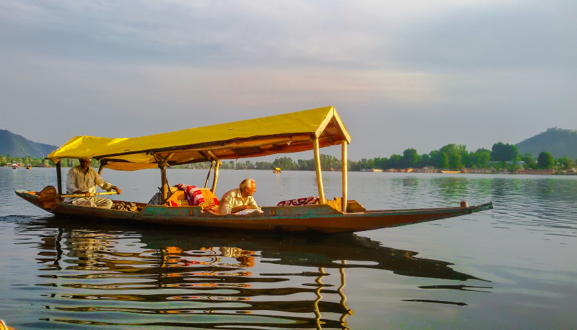 Srinagar-Dal-Lake-Tours