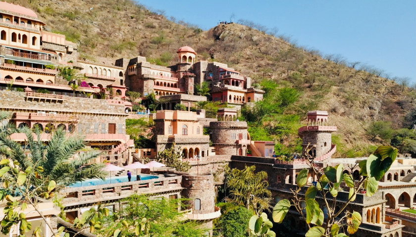 Neemrana-tours-trips