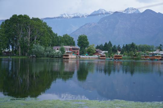 Nigeen Lake