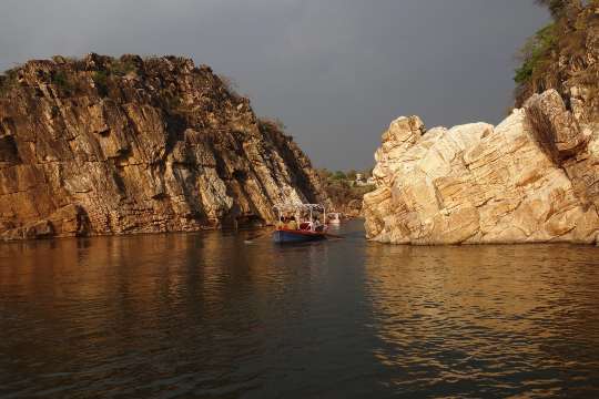 Bhedaghat Marble Rocks