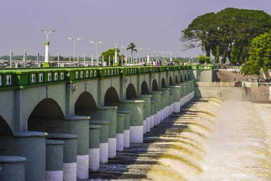 Kallanai Dam