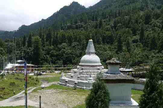 Chendebji Chorten